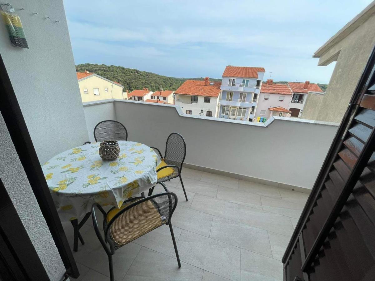 Charming Apartments In Pula Exteriör bild